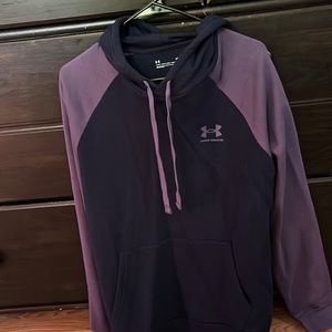 Never worn under armour hoodie size large